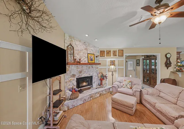 Photo 3 of Single family home for sale at 1810 Whispering Oaks Cir, Melbourne, FL 32934 | MLS# 1082667 | Listing updated on 2026-09-14