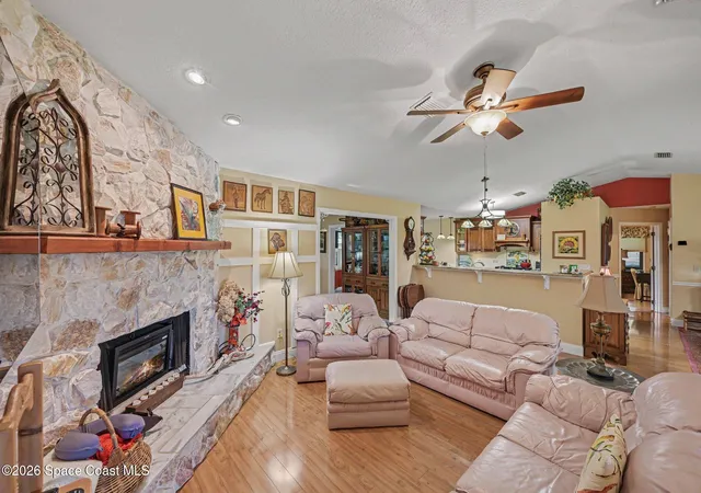Photo 3 of Single family home for sale at 1810 Whispering Oaks Cir, Melbourne, FL 32934 | MLS# 1082667 | Listing updated on 2026-09-14