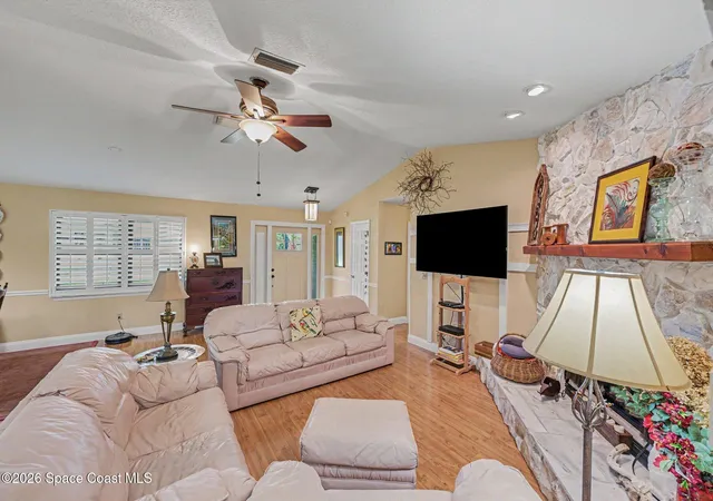 Photo 4 of Single family home for sale at 1810 Whispering Oaks Cir, Melbourne, FL 32934 | MLS# 1082667 | Listing updated on 2026-09-14