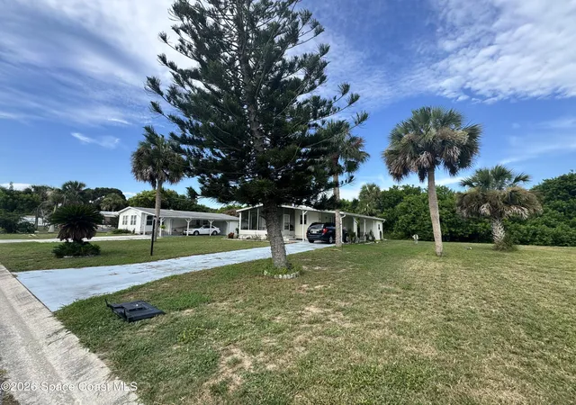 Photo 3 of Manufactured home for sale at 7590 Blackhawk Rd, Sebastian, FL 32976 | MLS# 1082784 | Listing updated on 2026-09-06