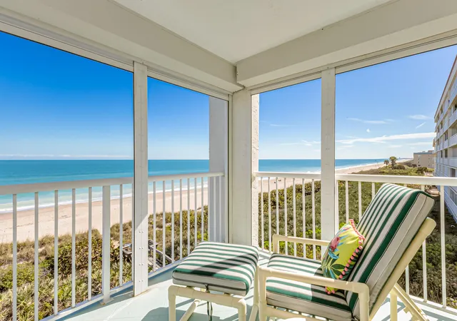 Listing Photo 4 - Condo for sale in building located at 1555 N Hwy A1A, Indialantic, FL 32903 - Unit #305