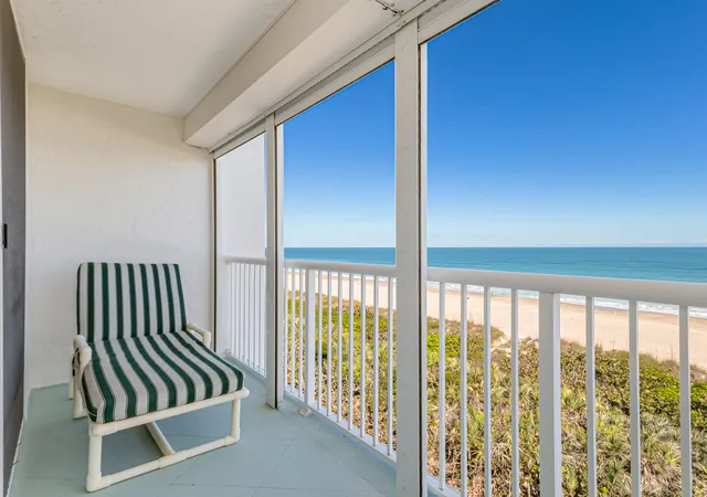 Listing Photo 5 - Condo for sale in building located at 1555 N Hwy A1A, Indialantic, FL 32903 - Unit #305