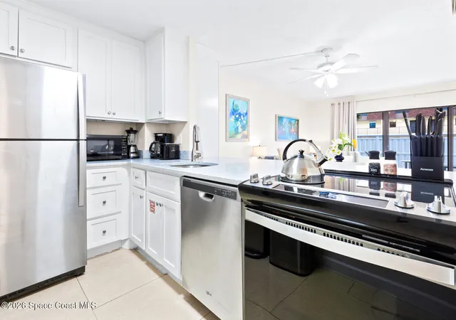 Listing Photo 4 - Condo for sale in building located at 5300 Ocean Bch Blvd, Cocoa Beach, FL 32931 - Unit #101