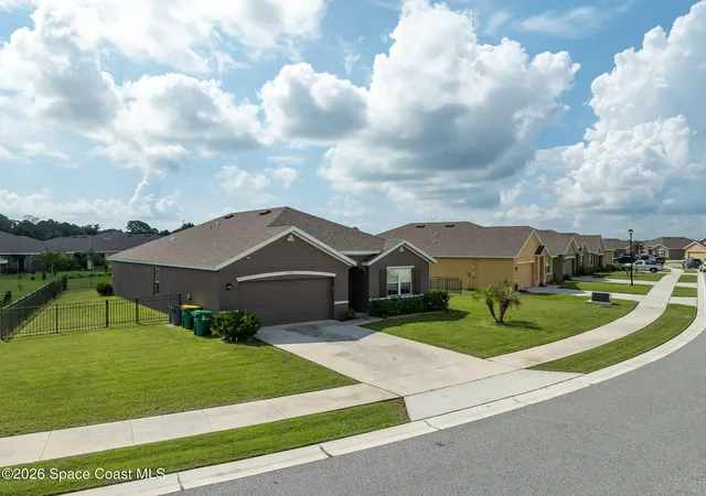 Photo 3 of Single family home for sale at 3524 Sandhill Crane Cir, Mims, FL 32754 | MLS# 1082971 | Listing updated on 2026-09-16
