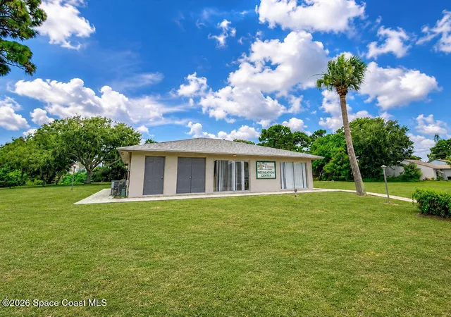 Listing Photo 2 - Condo for sale in building located at 3001 Thrush Dr, Melbourne, FL 32935 - Unit #219