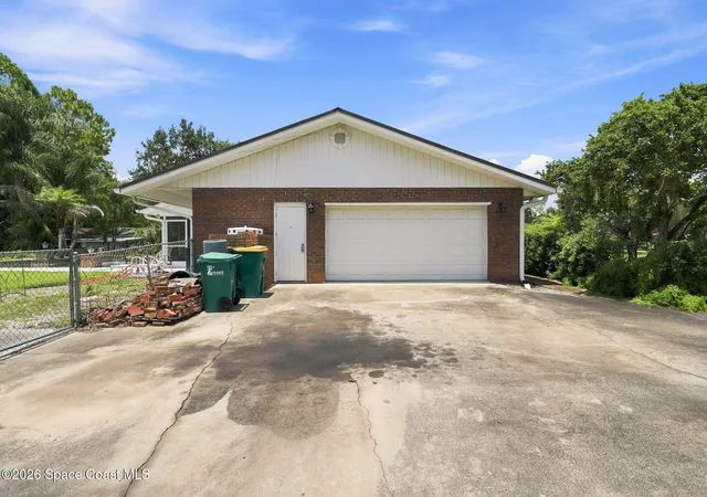 Photo 3 of Single family home for sale at 2850 Michigan St, Melbourne, FL 32904 | MLS# 1083681 | Listing updated on 2026-08-29