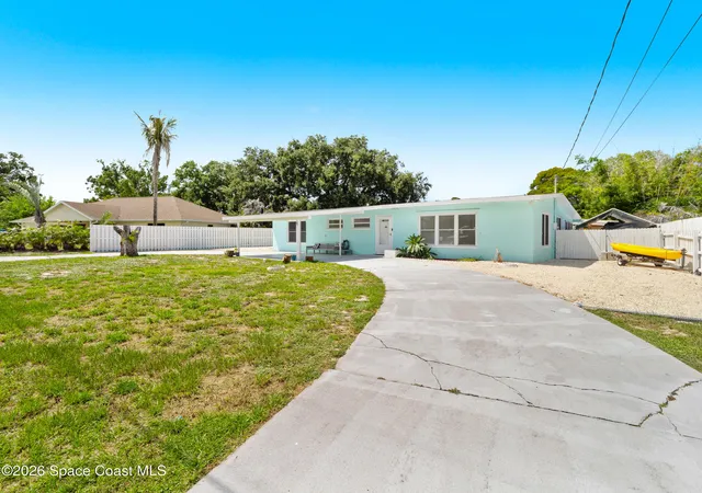 Photo 3 of Single family home for sale at 3730 Maple St, Sebastian, FL 32976 | MLS# 1082993 | Listing updated on 2026-08-23