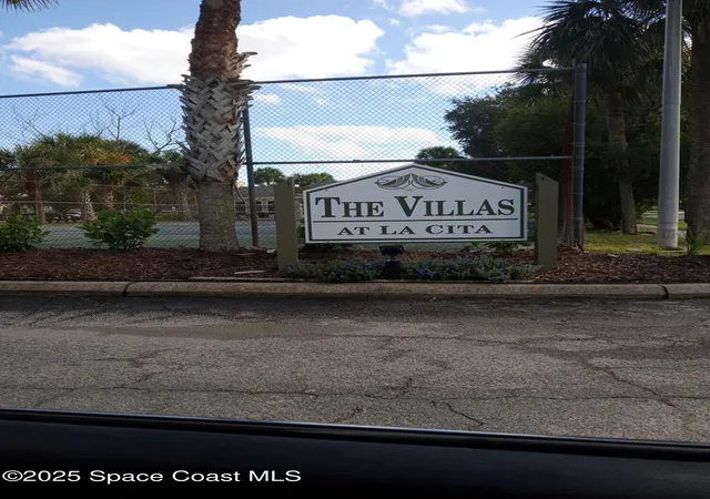Listing Photo 4 - Condo for sale in building located at 3550 Sable Palm Ln, Titusville, FL 32780 - Unit #P
