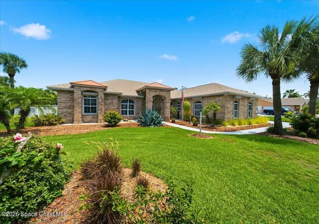 Photo 1 of Single family home for sale at 172 River Walk Dr, Melbourne Beach, FL 32951 | MLS# 1083241 | Listing updated on 2026-07-24