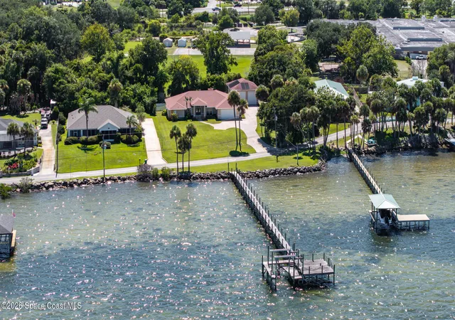 Photo 1 of Single family home for sale at 4135 Indian River Dr, Cocoa, FL 32927 | MLS# 1083471 | Listing updated on 2026-09-17