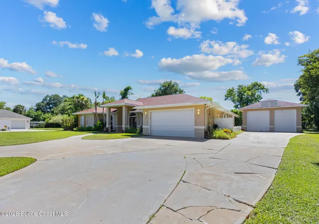 Photo 3 of Single family home for sale at 4135 Indian River Dr, Cocoa, FL 32927 | MLS# 1083471 | Listing updated on 2026-09-17