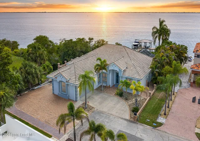 Photo 1 of Single family home for sale at 809 W Central Blvd, Cape Canaveral, FL 32920 | MLS# 1083178 | Listing updated on 2026-09-07