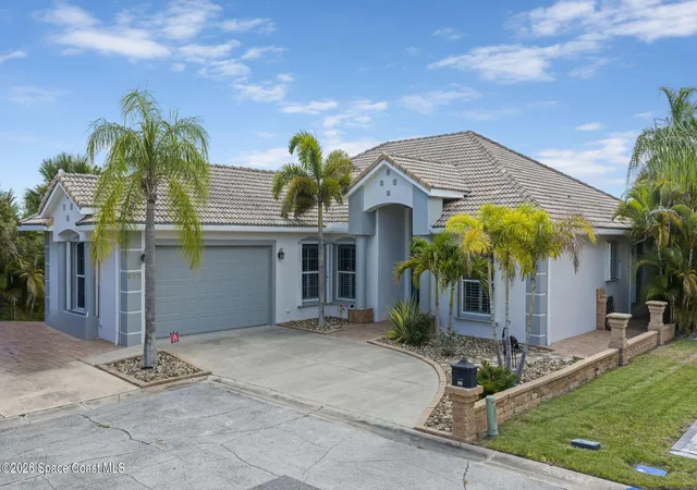 Photo 3 of Single family home for sale at 809 W Central Blvd, Cape Canaveral, FL 32920 | MLS# 1083178 | Listing updated on 2026-09-07