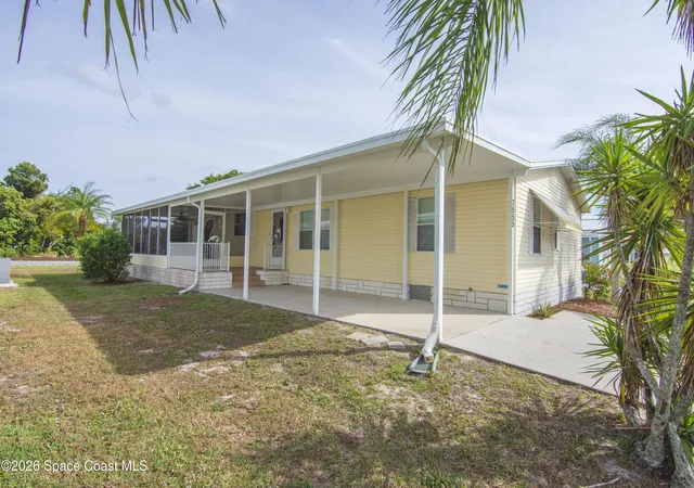 Photo 3 of Manufactured home for sale at 7555 Boxelder Rd, Sebastian, FL 32976 | MLS# 1083077 | Listing updated on 2026-07-23