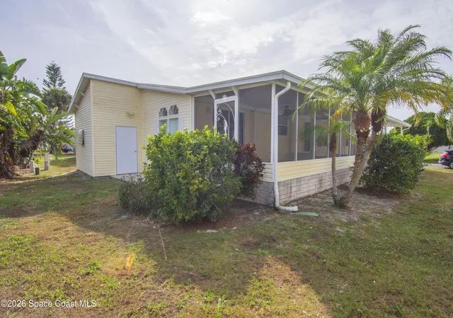 Photo 4 of Manufactured home for sale at 7555 Boxelder Rd, Sebastian, FL 32976 | MLS# 1083077 | Listing updated on 2026-07-23