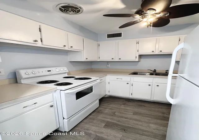 Listing Photo 4 - Condo for sale in building located at 100 Mutiny Ln, Merritt Island, FL 32952 - Unit #C4-101