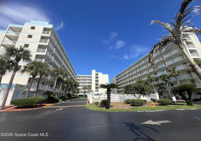 Listing Photo 3 - Condo for sale in building located at 1050 N Atlantic Ave, Cocoa Beach, FL 32931 - Unit #106