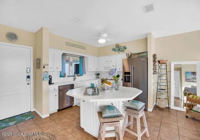 4th image of 5010 Harmony Cir #306, Vero Beach, FL 32967 | MLS# 1083180