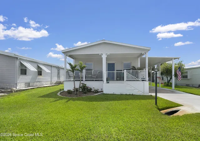 Photo 3 of Manufactured home for sale at 7604 Boxelder Rd, Sebastian, FL 32976 | MLS# 1083293 | Listing updated on 2026-08-20