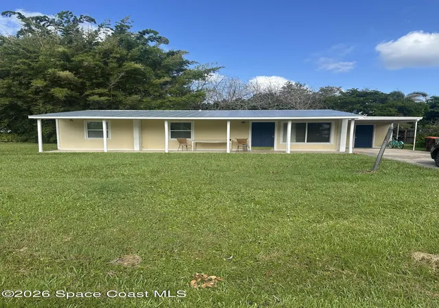 Photo 1 of Single family home for sale at 1571 4th Court, Vero Beach, FL 32960 | MLS# 1083338 | Listing updated on 2026-09-12