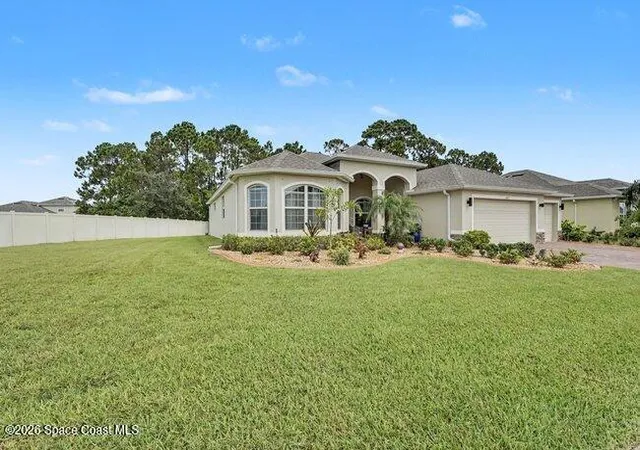 Photo 2 of Single family home for sale at 607 Se Gleneagles Dr, Palm Bay, FL 32909 | MLS# 1083405 | Listing updated on 2026-09-13