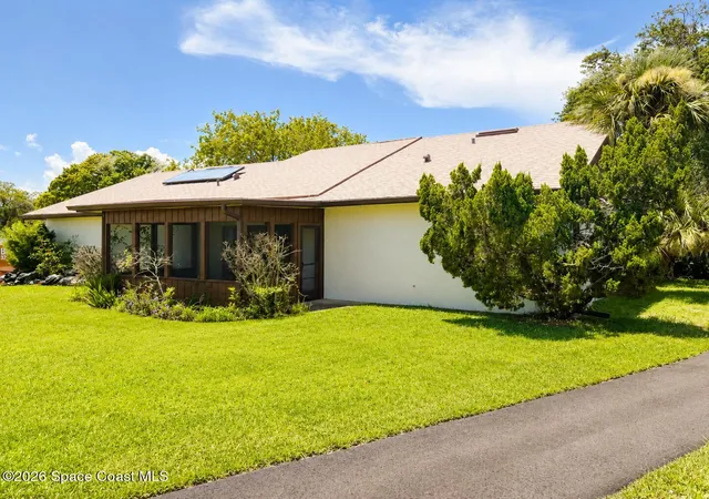Photo 3 of Sale Pending at 255 Applewood Cir, Melbourne, FL 32940 | MLS# 1083367 | Listing updated on 2026-08-21