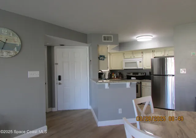 3rd image of 1850 Charlesmont Dr, Indialantic, FL 32903