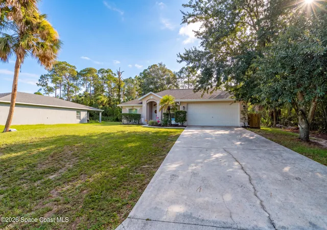 Photo 3 of Single family home for sale at 585 Sea Fury Ave Sw, Palm Bay, FL 32908 | MLS# 1083465 | Listing updated on 2026-09-09