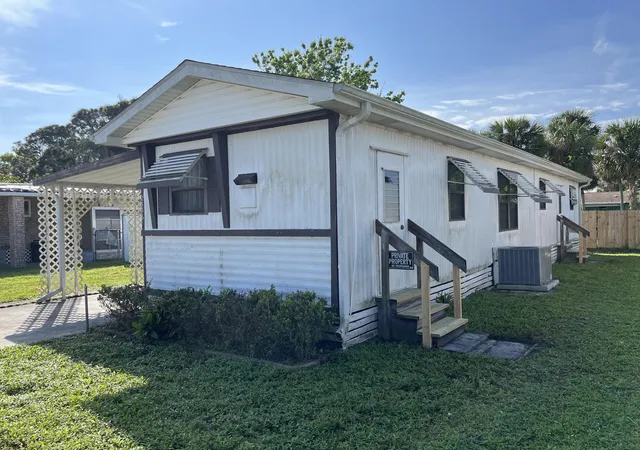 Photo 3 of Manufactured home for sale at 2536 Haverhill Rd NE, Palm Bay, FL 32905 | MLS# 1083567 | Listing updated on 2026-07-29