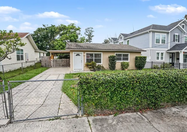 Photo 2 of Single family home for sale at 1624 Haven Dr, Orlando, FL 32803 | MLS# 1083587 | Listing updated on 2026-09-09