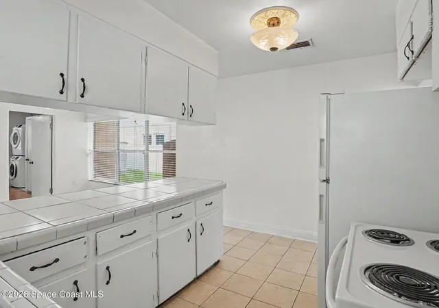 Photo 4 of Single family home for sale at 1624 Haven Dr, Orlando, FL 32803 | MLS# 1083587 | Listing updated on 2026-09-09