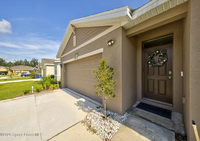 Photo 3 of Single family home for sale at 913 Trinity St, Rockledge, FL 32955 | MLS# 1083720 | Listing updated on 2026-08-30