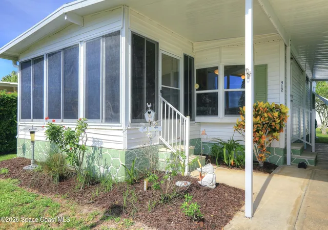 Photo 3 of Manufactured home for sale at 912 Oriole Cir, Sebastian, FL 32976 | MLS# 1083563 | Listing updated on 2026-09-18