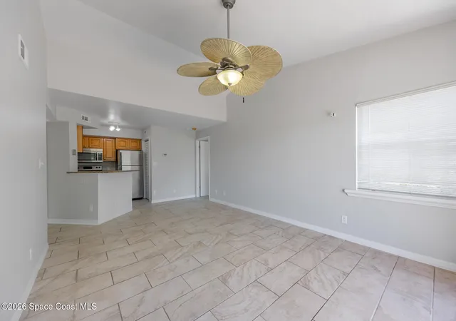 Listing Photo 5 - Condo for sale in building located at 650 Island Clb Ct, Indialantic, FL 32903 - Unit #160