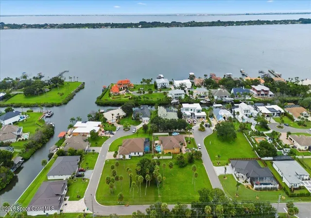 Photo 4 of Sale Pending at 505 Topsail Dr, Rockledge, FL 32955 | MLS# 1083841 | Listing updated on 2026-08-14