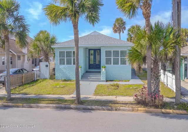 Photo 3 of Single family home for sale at 128 S Wild Olive Ave, Daytona Beach, FL 32118 | MLS# 1083874 | Listing updated on 2026-08-29
