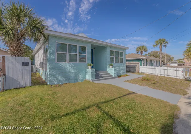Photo 4 of Single family home for sale at 128 S Wild Olive Ave, Daytona Beach, FL 32118 | MLS# 1083874 | Listing updated on 2026-08-29