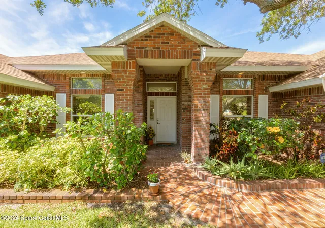 Photo 4 of Single family home for sale at 410 Oriole Ln, Indialantic, FL 32903 | MLS# 1083907 | Listing updated on 2026-09-21