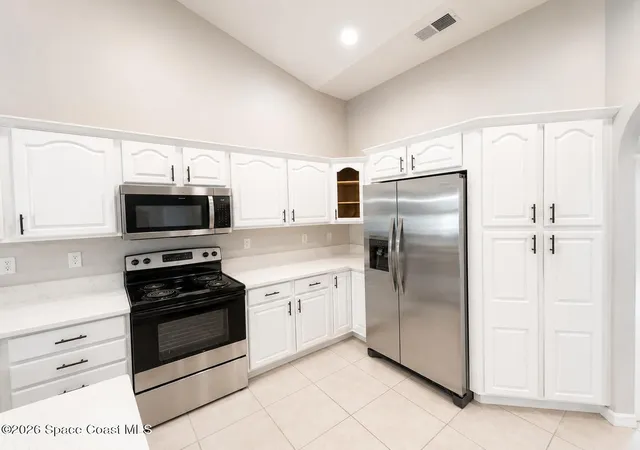 Photo 4 of Sale Pending at 1007 Spanish Wells Dr, Melbourne, FL 32940 | MLS# 1084097 | Listing updated on 2026-08-17