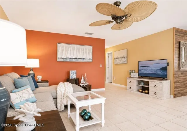 Photo 2 of Sale Pending at 55 Woodland Dr #206, Vero Beach, FL 32962 | MLS# 1084020 | Listing updated on 2026-08-24