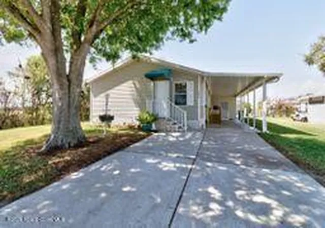 28th image of 701 Lark Dr, Sebastian, FL 32976 | MLS# 1084024