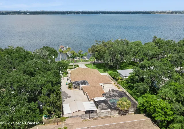 Photo 3 of Single family home for sale at 949 N Indian River Dr, Cocoa, FL 32922 | MLS# 1084172 | Listing updated on 2026-08-19