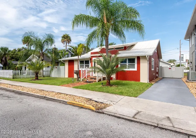 Photo 2 of Single family home for sale at 2100 Vernon Pl, Melbourne, FL 32901 | MLS# 1084076 | Listing updated on 2026-09-17