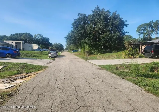 4th image of 317 Hamilton Ave, Lehigh Acres, FL 33936 | MLS# 1084171
