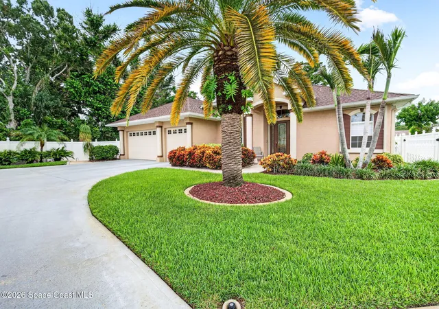 Photo 1 of Single family home for sale at 2622 Canary Isles Dr, Melbourne, FL 32901 | MLS# 1084309 | Listing updated on 2026-09-14
