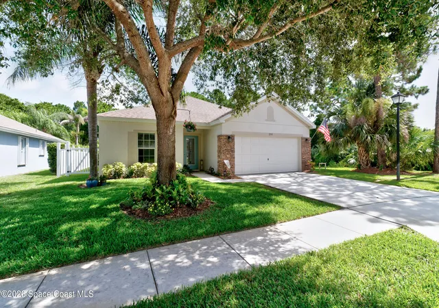 Photo 3 of Single family home for sale at 250 Briarcliff Cir, Sebastian, FL 32958 | MLS# 1084217 | Listing updated on 2026-08-10