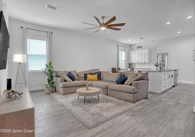 2nd image of 910 Windmill St Se, Palm Bay, FL 32909 | MLS# 1084321