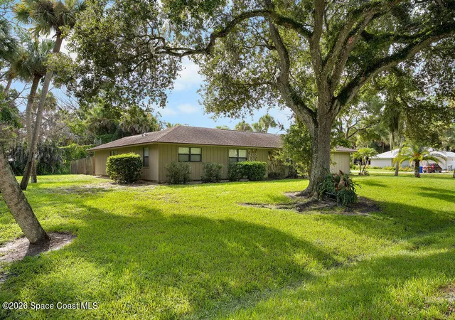 Photo 3 of Single family home for sale at 3596 12th Street Sw, Vero Beach, FL 32968 | MLS# 1084305 | Listing updated on 2026-10-15