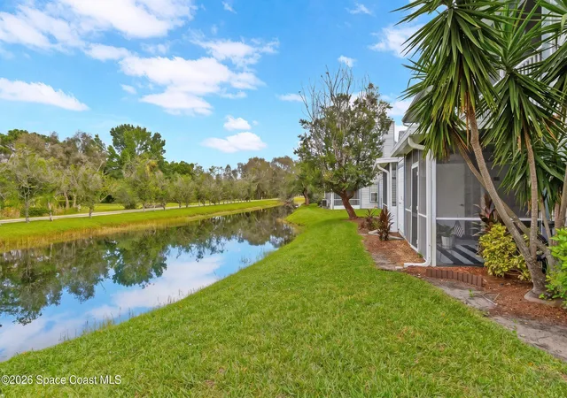 Listing Photo 4 - Condo for sale in building located at 4590 Beck Lake Trl, Melbourne, FL 32901 - Unit #1-129