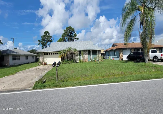 Photo 1 of Single family home for sale at 2014 Willow Oak Dr, Edgewater, FL 32141 | MLS# 1084666 | Listing updated on 2026-08-13